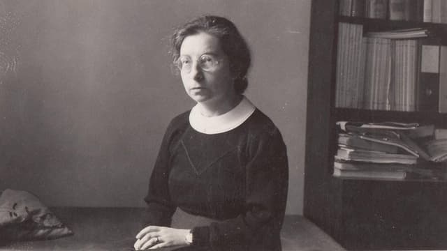 Alone - The Legend of Miriam Yalan-Shtekelis