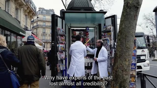 Democracy of the Gullible – The Internet Paradox