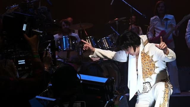 Viva Australia - Recreating Iconic Locations for Elvis