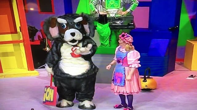 The Singing Kettle:Toytown