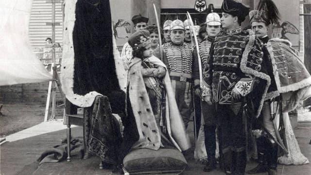 The Colonel and the King