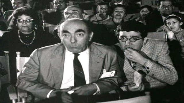 To gelio vgike ap' ton Paradeiso